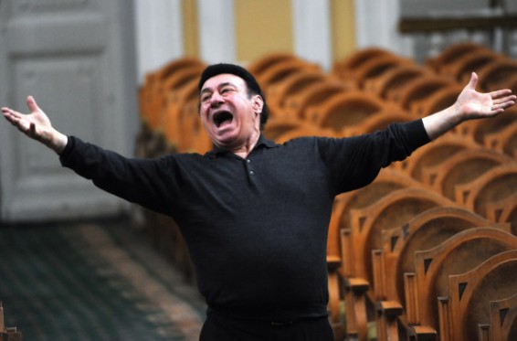 Վրաստանի նախագահը վերջին հրաժեշտն է տվել օպերային երգիչ Զուրաբ Սոտկիլավային