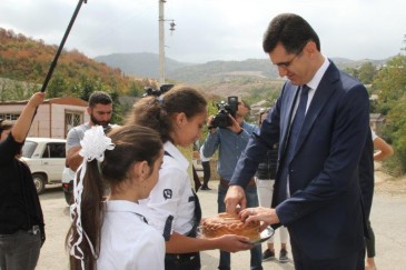 Սահմանապահ Դովեղ գյուղի փողոցները լուսավորվել են