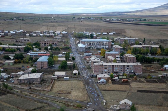 Ծաղկահովիտում կրկին ՏԻՄ ընտրություններ են, Արայիկ Խանդոյանն այս անգամ չի առաջադրվել, փոխարենը՝ հարևան գյուղից թեկնածուներ կան