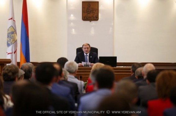 Երևանի ավագանու որոշմամբ մի շարք մշակույթի գործիչներ կոչումներ և բնակարաններ ստացան