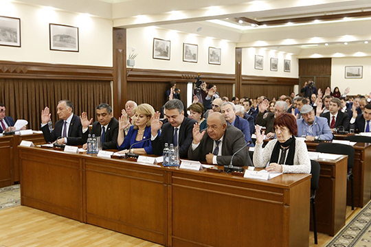 Երևանի ծննդյան օրվա առթիվ բնակարաններ կստանան Ռուբեն Մաթևոսյանը, Ռուդոլֆ Ղևոնդյանը և Սևակ Ավետիսյանը