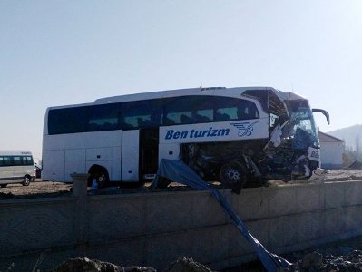 Թուրքիայում միջքաղաքային ավտոբուսը բախվել է բեռնատարին. կան մեծ թվով վիրավորներ