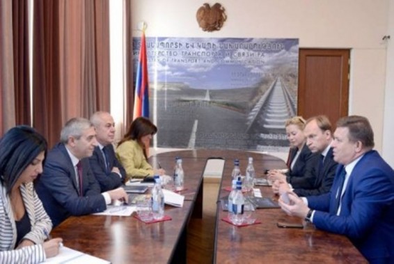 Աջ ղեկային համակարգ ունեցող մեքենաների շահագործումը Հայաստանում չի արգելվի. նախարար
