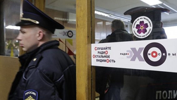 Появилось видео проникновения напавшего на Фельгенгауэр в Эхо Москвы