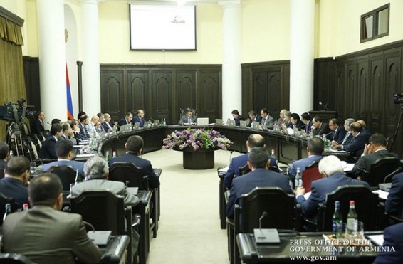 Պետական կառավարման ապարատի աշխատակիցների թիվը հաջորդ տարի կկրճատվի 777-ով