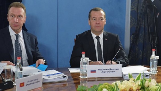 Россия должна находиться в мировом тренде телеиндустрии, считает Медведев