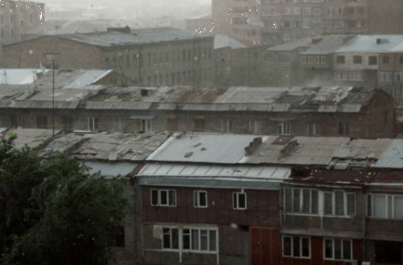 Ուժեղ քամին վնասներ է հասցրել Հրազդան քաղաքում