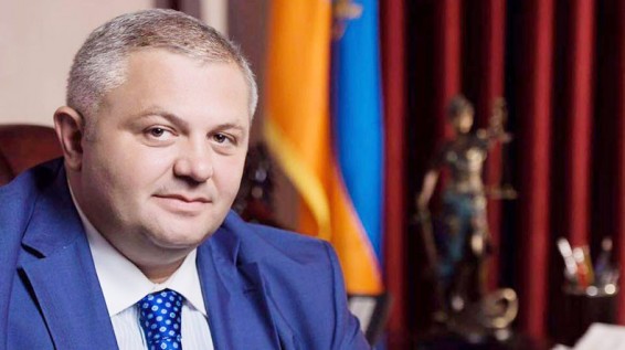 Мэр Ванадзора Мамикон Асланян не услышал в решении Конституционного суда Армении требований о своей отставке