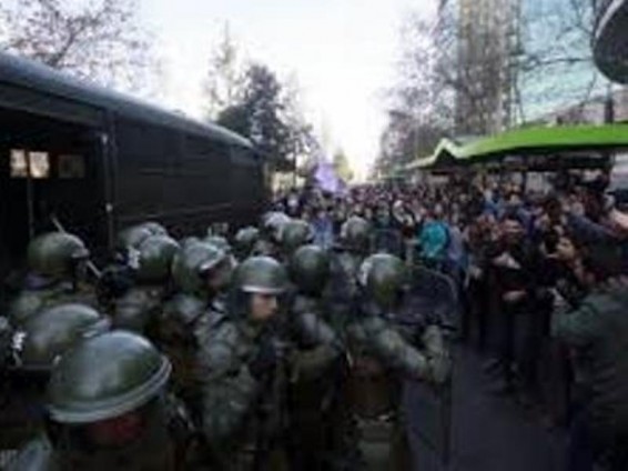 Չիլիում ցուցարարների խումբը ներխուժել է նախկին նախագահի ընտրական շտաբ