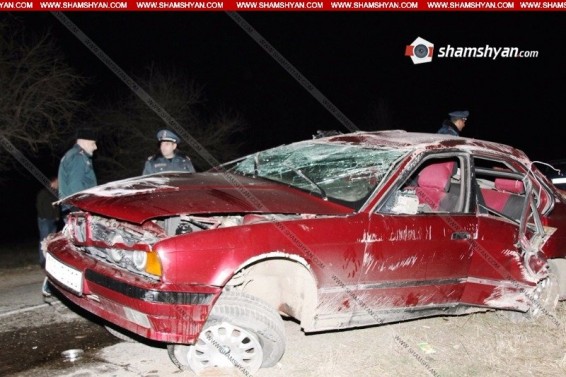 Լոռու մարզում BMW-ով բախվել է արգելապատնեշին, ապա երկաթբետոնե սյանն ու շրջվել. կա վիրավոր