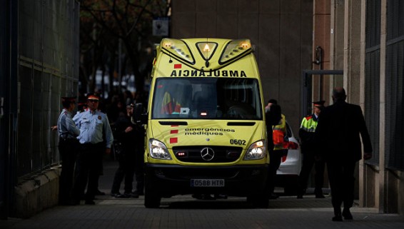 Число пострадавших при аварии поезда в Испании достигло 27, сообщили СМИ