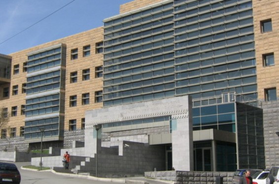 Երևանի 18-ամյա բնակչուհին ոստիկաններին ասել է, որ Ամերիկյան համալսարանի լսարաններից դրամապանակներ է գողացել. shamshyan.com