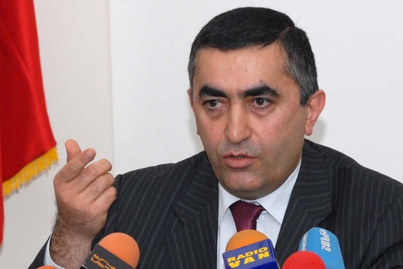 Չենք կիսում այդպիսի մոտեցումներ` տարբերակել աղքատներին հարուստներից. Ռուստամյան