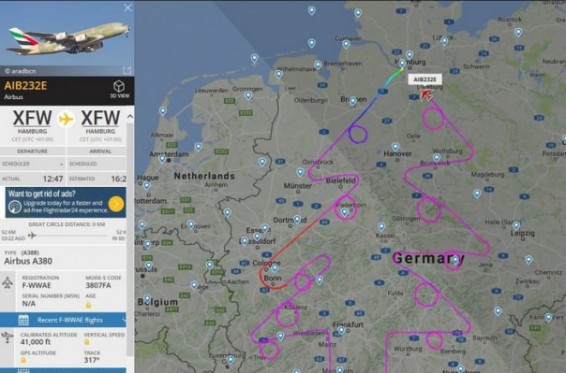 Ինքնաթիռը Գերմանիայի երկնքում տոնածառ է նկարել