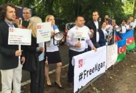 Video.Ստրասբուրգում ադրբեջանցի քաղբանտարկյալներին ազատ արձակելու պահանջով ակցիա է անցկացվել