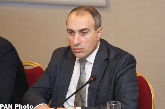 Սահմանվել է շեմ՝ որդեգրողի և որդեգրվողի միջև 50 տարուց ավելի չի կարող լինել. Քրմոյանը ԱԺ-ում ներկայացրեց որդեգրման համար փոփոխված օրենքը