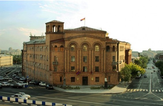 Ոստիկանությունը մանրամասներ է ներկայացրել Երևանում եղևնու տակ հայտնաբերված պայթուցիկի դեպքի մասին