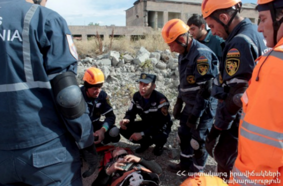 Երևանում փրկարարներն օգնություն են ցուցաբերել վատառողջ քաղաքացիներին