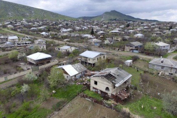 Այդ ո՞վ է պատրաստվում տարածքներ հանձնել