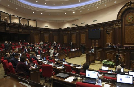 «Ամբոխը հարցի լուծում չի կարող տալ». Արա Բաբլոյանը հորդորում է գնաճը մեղմել «ժողովրդավարական» եղանակներով