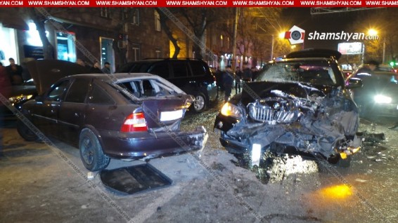 Երևանումբախվել են BMW X5-ը, Օpel-ը, Toyota Land Cruiser-ն ու Toyota Camry-ն. կան վիրավորներ