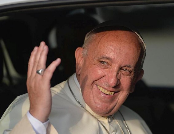 Պապը Հայոց Կաթողիկոսին հրավիրեց  շրջել իր «պապամոբիլով», ինչն աննախադեպ էր. Պապի խոսնակ