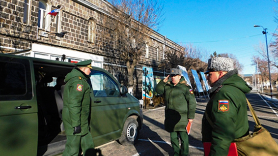 Командующий войсками ЮВО Александр Дворников проверил организацию боевой подготовки российской военной базы в Армении