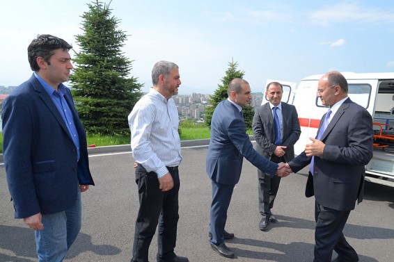 Photo. ՀՀ զինված ուժերին են փոխանցվել վերակենդանացման շարժական երկու համալիրներ