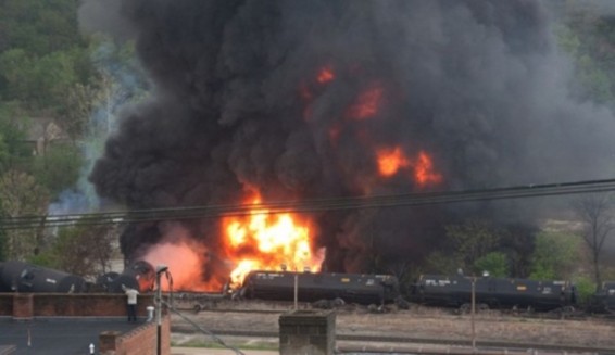 Տեխասում երկու բեռնատար գնացք է բախվել