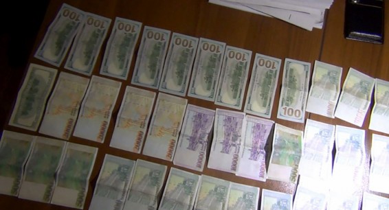 В Ереване пресечена купля-продажа боевого оружия
