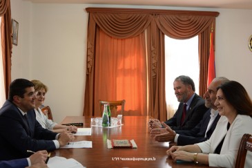 Արայիկ Հարությունյանը ընդունել է Հայաստանի մանուկներ հիմնադրամի ներկայացուցիչներին