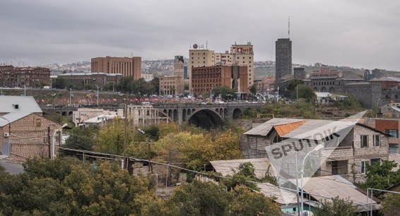 Мужчина облил себя бензином и пытался сброситься с моста в Ереване