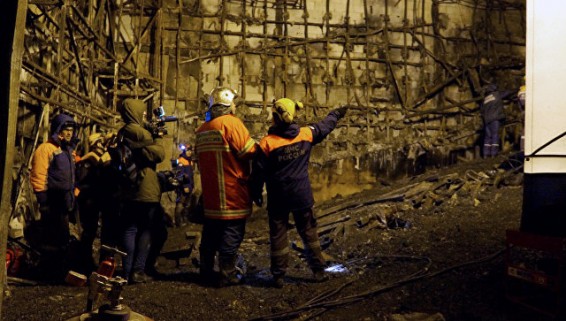 VIDEO: Опубликовано видео эвакуации посетителей из кинозалов «Зимней вишни»