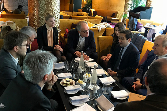 Աշոտ Ղուլյանը ֆրանսիացի լրագրողներին է ներկայացրել ադրբեջանա-ղարաբաղյան հակամարտության հետևանքով առկա անվտանգային հարցերը