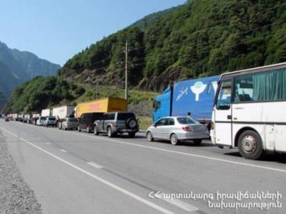 Դեռևս 54 ՀՀ քաղաքացի Վերին Լարսի անցակետում է