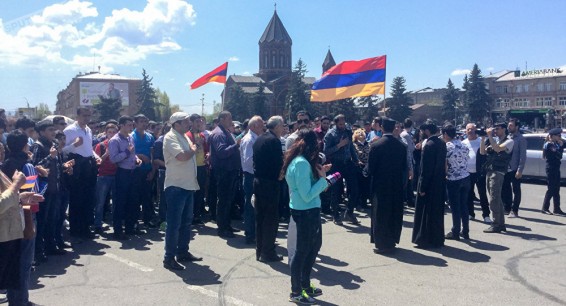 Пауза в два дня: Пашинян обещал оставить Ереван в покое и взяться за Гюмри