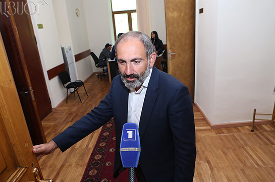 Փաշինյանը հանդիպում է «Ծառուկյան» խմբակցության հետ