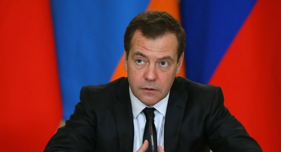 Медведев поздравил Пашиняна с избранием на пост премьера Армении