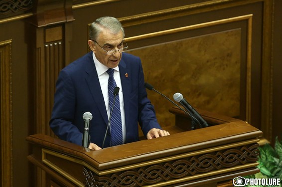 Спикер армянского парламента подписал заявление об отставке депутата Аваляна