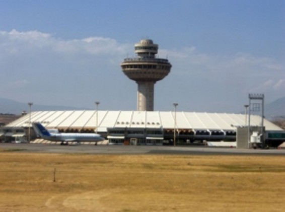 «Զվարթնոց» օդանավակայանի հին մասնաշենքը քանդում են. բողոքի հավաք-երթ կանցկացվի