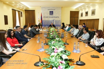 Կառուցողական երկխոսության շուրջ հանդիպում-քննարկում՝ քաղաքացիական հասարակության կառույցների հետ