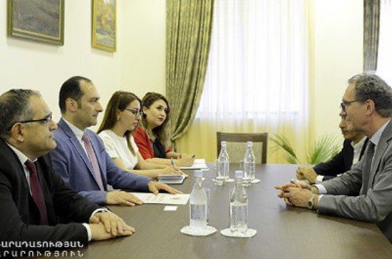 Արտակ Զեյնալյանը Նիդերլանդների դեսպանի հետ քննարկել է ՔԿՀ-ների վիճակը