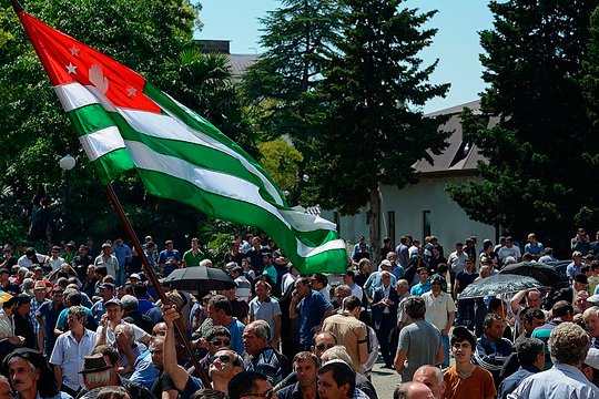 Աբխազիայում սկսվել է արտահերթ ընտրությունների հարցով հանրաքվեի քվեարկությունը