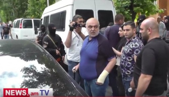 «Խոսելու բան կա, գնում ենք, գանք». Սեյրան Սարոյանը՝ գեներալ Մանվել Գրիգորյանին տանելու մասին