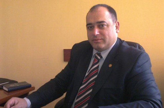 Մանվել Գրիգորյանին կալանքից ազատելու միջնորդություն կներկայացնենք, եթե նա համաձայնի. պաշտպան