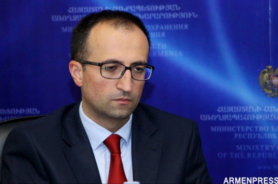 Արսեն Թորոսյանը ցուցաբերել է պակաս լրջություն, նա խամրեցնում է ձեր իմիջը որպես վարչապետ. պահանջում են առողջապահության նախարարի հրաժարականը