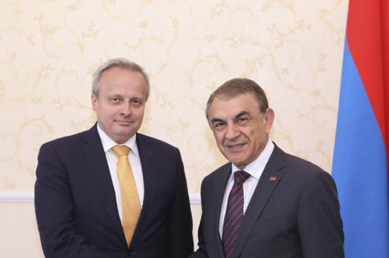 Հայաստանը կարող է դառնալ  կամուրջ  ԵԱՏՄ-ի և ԵՄ-ի միջև` նպաստելով  երկխոսությանը. Արա Բաբլոյանն ընդունել է Հայաստանում Ռուսաստանի դեսպանին