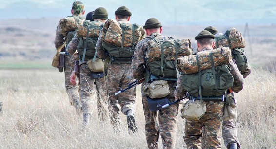 Начальник Генштаба ВС Армении призвал незамедлительно сообщать о нарушениях в армии