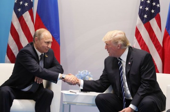 Кто приедет с Трампом на встречу к Путину: Politico