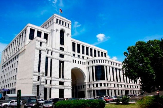 Представительница МИД Армении в Тбилиси посоветовала Гаджиеву вместо того, чтобы тратить миллионы долларов на подкупы, строить демократическое государство